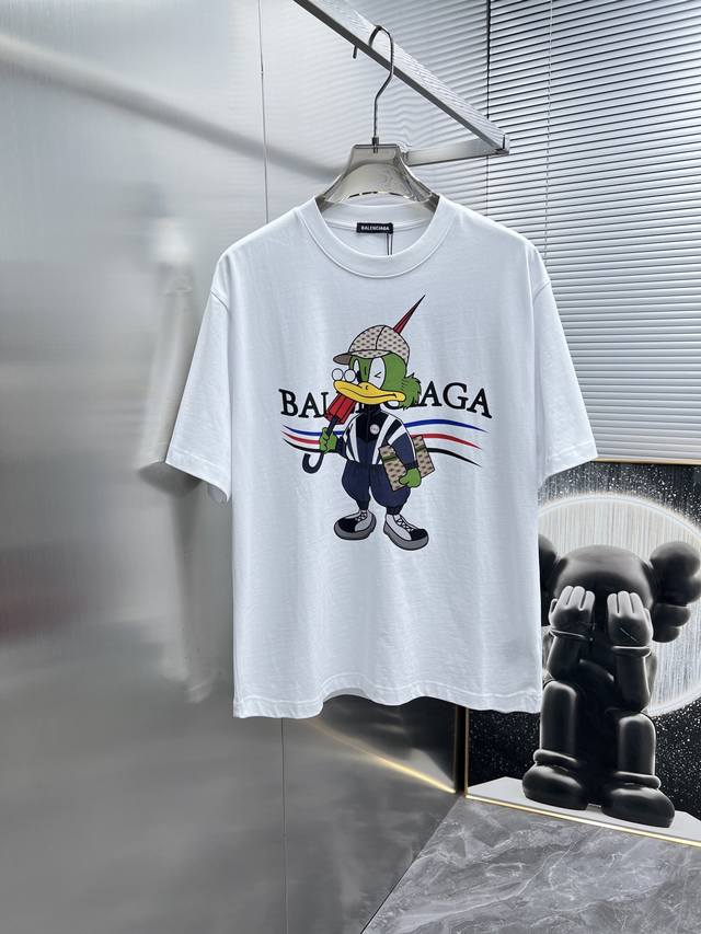 巴黎世家 Balenciaga 新款 圆领 短袖 T恤 体恤 半袖 ，高端版本！专柜定制面料 透气舒适度高，细节无可挑剔，品牌元素设计理念，体现高品质。手感细腻