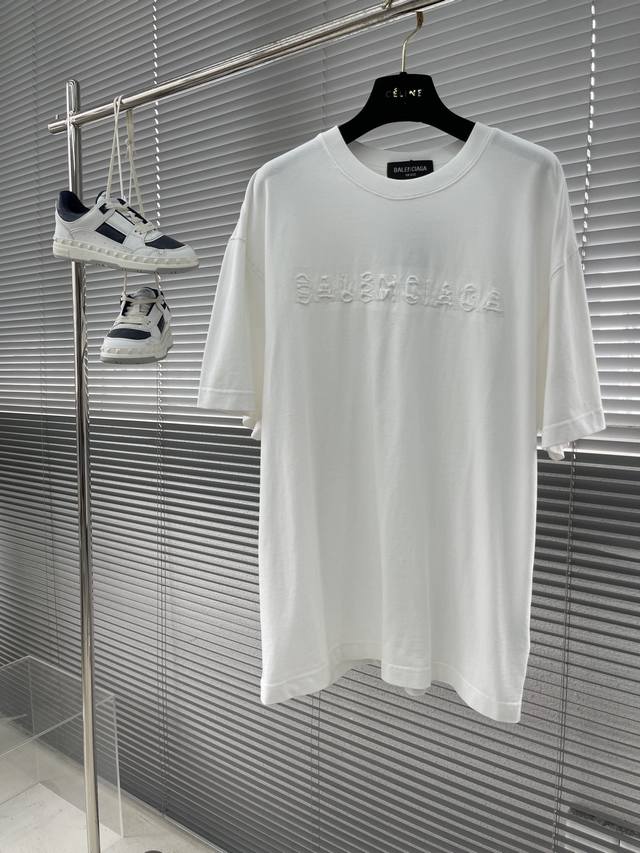 Balenciag 前后logo剪烂工艺 新面料 新版型 独家定织定染高克重300克面料 质感柔软舒适 Os落肩宽松版型 春夏最新砖柜同步 男女同款 码数：S