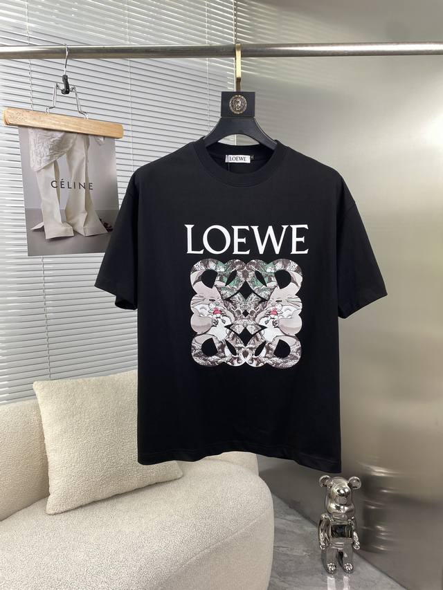 Loewe罗意威 2024Ss春夏高品质240克古驰双纱潮牌棉t恤，工艺品级别，辅料顶真，车线做工符合精品要求，超级好搭配，落肩款，品质及剪裁设计都堪称一流，定