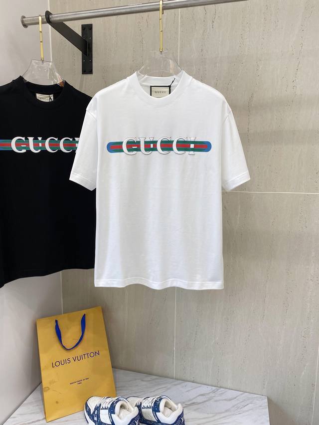 Gucci 24Ss专柜同款圆领短袖t恤 定制面料 面料采用原厂弹力绒面亲肤面料， 高弹力好伸缩，胸前与后背采用品牌logo标志图案 高端人士必备单品，原厂辅料