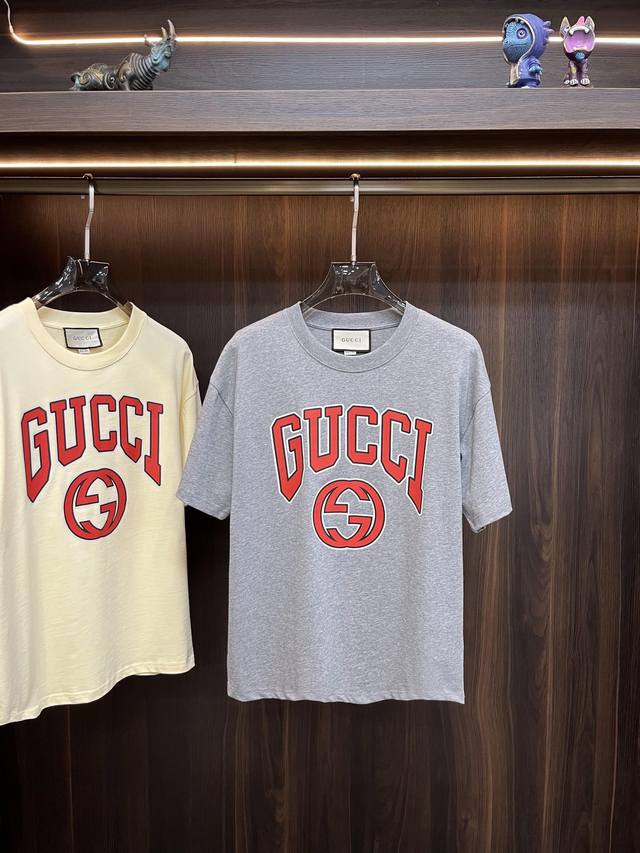 主推 高品质 Gucci 2024Ss早春古琦新款阔版印花圆领t恤，穿上就是舒适自在又显瘦的存在，慵懒而随性，结合干净简单的色系就特别耐看，适合日常穿着~倾情推