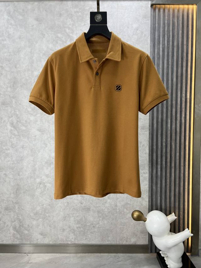 Zegna 杰尼亚 2024Sshk专柜同款同步上新短袖翻领polo，采用订制珠地棉面料，胸前品牌字母采用刺绣工艺构成标志彰显品牌奢华 高端人士必备单品，懂货的