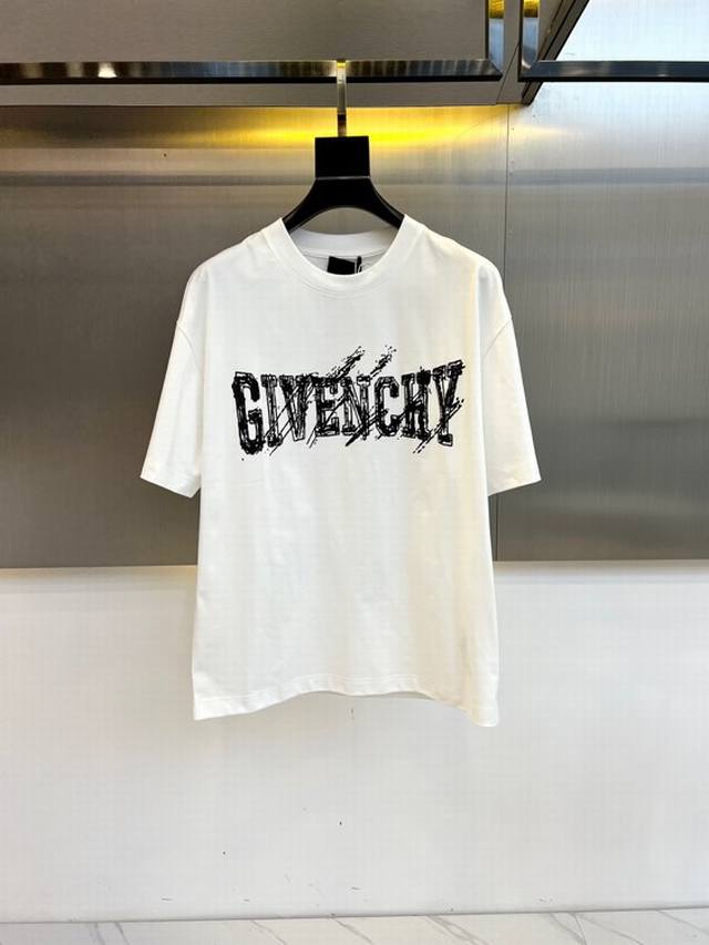 Given纪梵希、2024春夏新品立体发泡字母秀款限量款圆领短袖，潮男必备！甄选顶级用料，重工 环保，油墨发泡印花 专柜限量发售！面料：250克 %莫代尔棉双纱