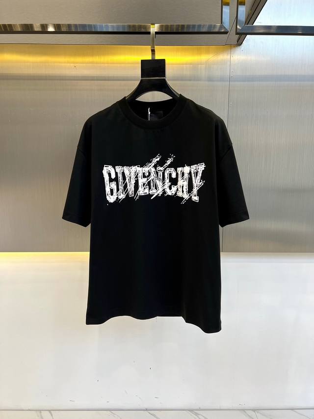 Given纪梵希、2024春夏新品立体发泡字母秀款限量款圆领短袖，潮男必备！甄选顶级用料，重工 环保，油墨发泡印花 专柜限量发售！面料：250克 %莫代尔棉双纱