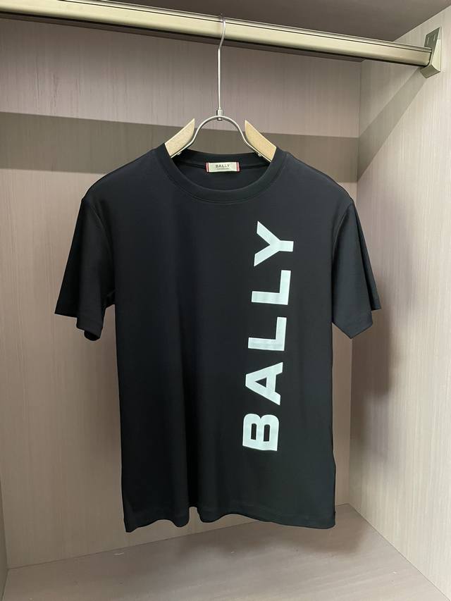 Bally 2024春夏款 官网同步 面料采用纯棉精梳棉面料，上身效果宽松休闲，宽松版型，日常衣橱必备单品！男女同款 尺码 M-Xxxl