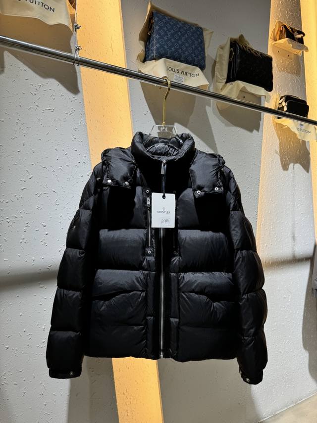 Moncler ，宋茜同款，双标，织带款羽绒的、男女同款，灰白色、黑色 1-5