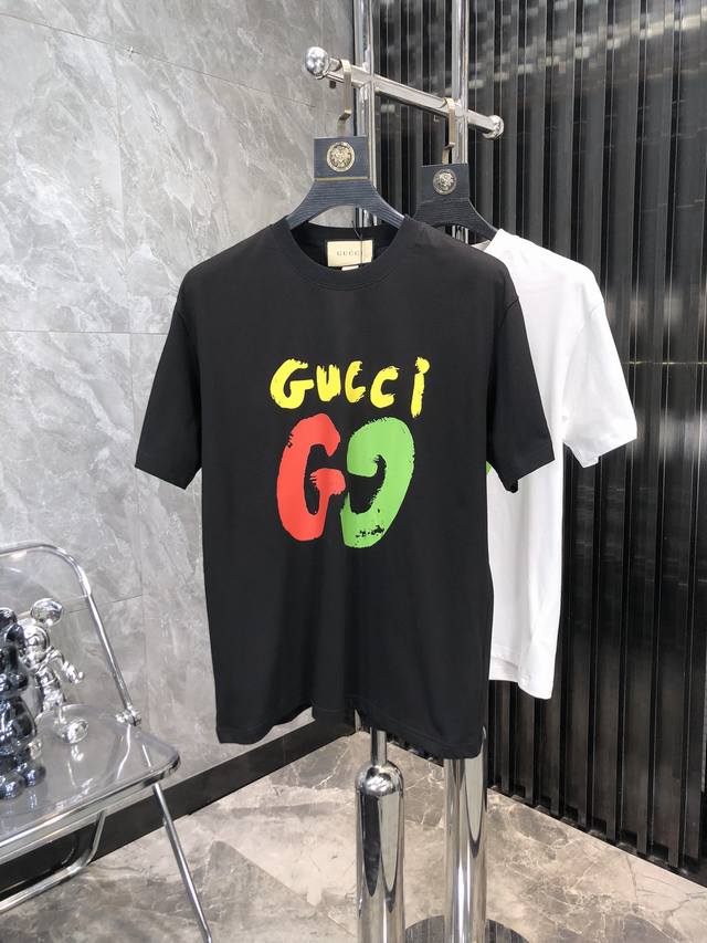 Gucci 24ss专柜同款圆领短袖T恤 定制面料 面料采用原厂弹力原版液氨棉亲肤面料， 高弹力好伸缩，w采用品牌Logo标志图案 高端人士必备单品，3原厂辅料