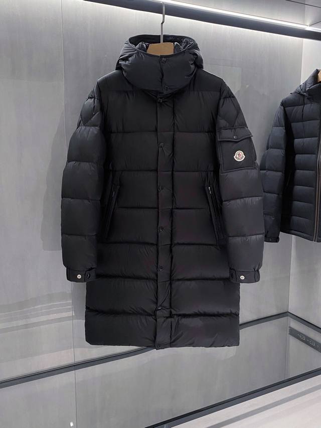 新品 Moncler 蒙口玛雅中长款可拆卸连帽休闲羽绒服 独家定制首发款中长款羽绒服~将时尚浪潮充分展现.价格750务实主义的魅力设计造就颠覆时尚.招牌美学,满