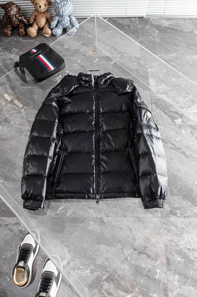 New# M5 Moncler Maya系列滑雪季 经典绗缝拉链短款防水连帽保暖羽绒服！全网顶级版本 拒绝通货！充绒量全国最高！实拍货，所见即所得！ 代购级 ！