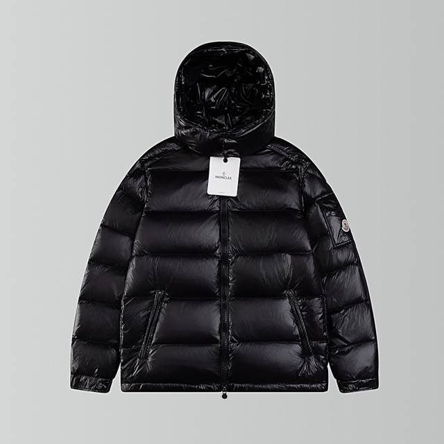 灰色内里带芯片高版 最强羽绒版本 Moncler 蒙口盟可睐#Maya玛雅陈奕迅同款羽绒夹克描述: 受到80年代标致性外套的影响，Maya夹克以现代风格和尖端元