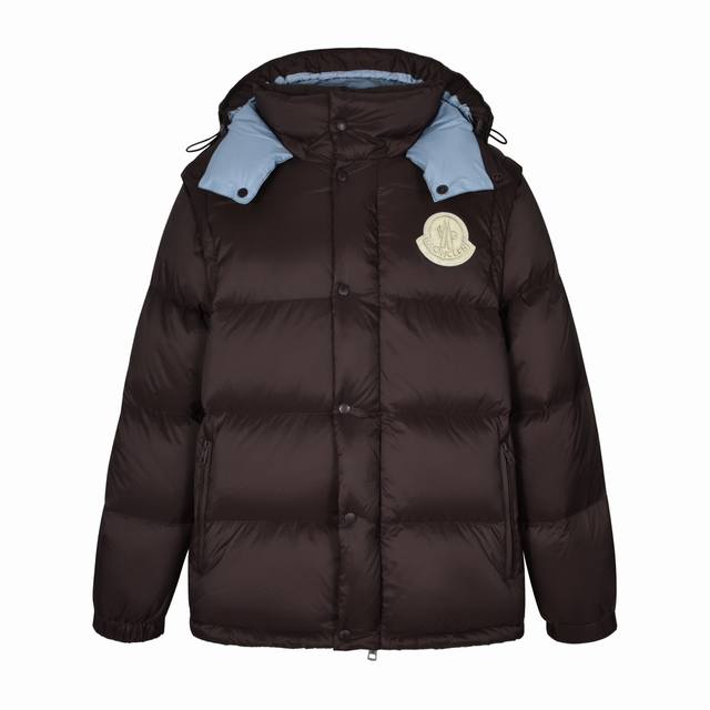 官网1:1原单品质 Moncler 24Fw 可拆袖两穿羽绒服 棕褐色 原17,800购入，蒙口cyclone系列，精选再生聚酯纤维纱线制成，主身面料为锦纶面料