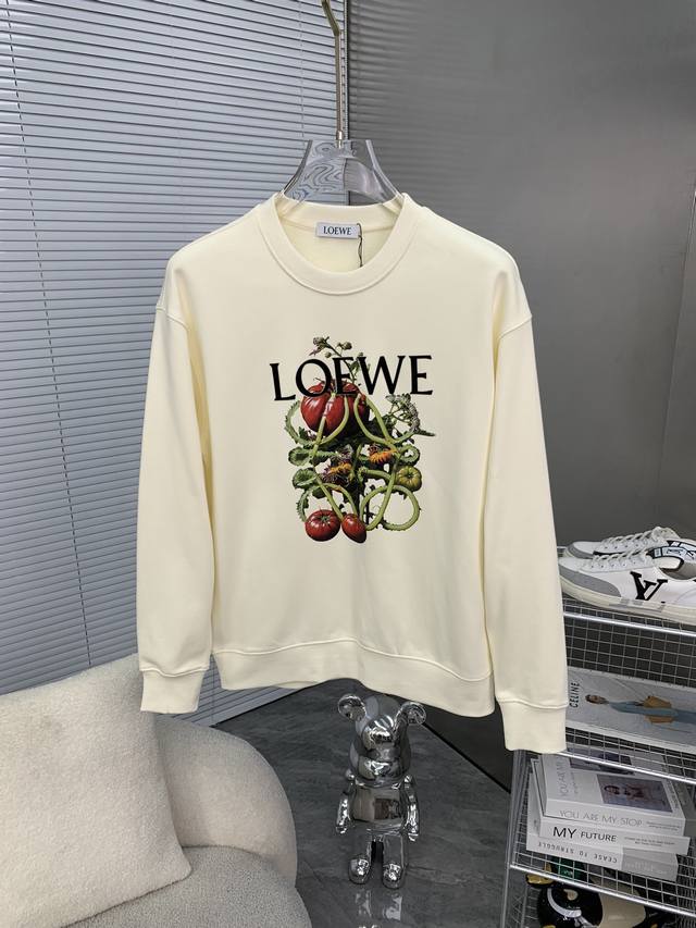 Loewe罗意威 秋冬新款高克重380克重磅卫衣出货啦！！ 定制高克重纯棉卫衣面料 搭配当下流行重工工艺 做工走线精细 面料上身舒适 男女同款，版型微阔 尺码m