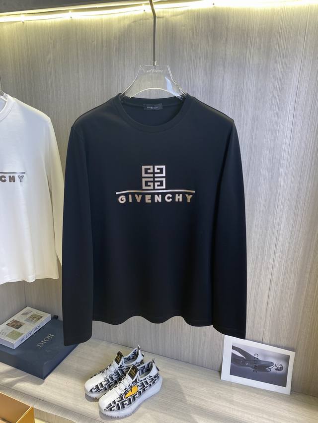 Givenchy纪梵希 2024秋冬男士长袖t恤最新系列，简约logo元素长袖t恤。定制高级面料手感柔软舒适带有弹力，简约大气，上身效果超赞，大货已出，码数：M