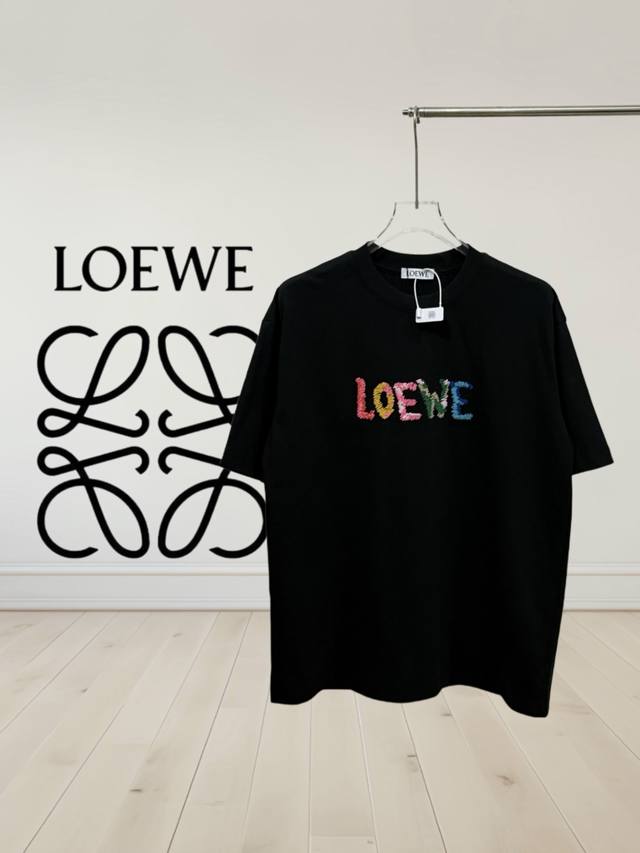 高品质了loewe*罗意威 彩虹字母短袖t恤 *280G定制纯棉活性棉 面料透气舒适易清洗 *彩虹字母提花刺绣字母 *宽松版型，休闲自在，适合各种场合穿着 百搭