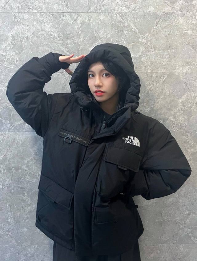 款号：1G1 The North Face Tnf 北面 多口袋工装连帽羽绒服 可主推！长期有货，不断货！ 内填充：国标80白鹅绒 含绒量：80%白鸭绒+20%