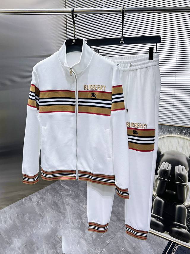 Burberry巴宝莉 爆款套装来袭 专注官网原版 2024全新爆款开衫卫衣套装 原单狠货倾注顶级设计师的精心之作 就为一个贴合、完美的上身效果 全天然优质天丝