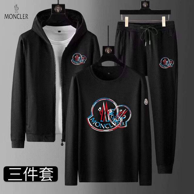 直 三件套 品牌: Moncler蒙口 原单韩国进口新面料卫衣纯棉秋冬季运动套装 码数：M~5Xl 可穿到220斤 颜色：黑色 介绍：高品质货卫衣纯棉 纯手工裁