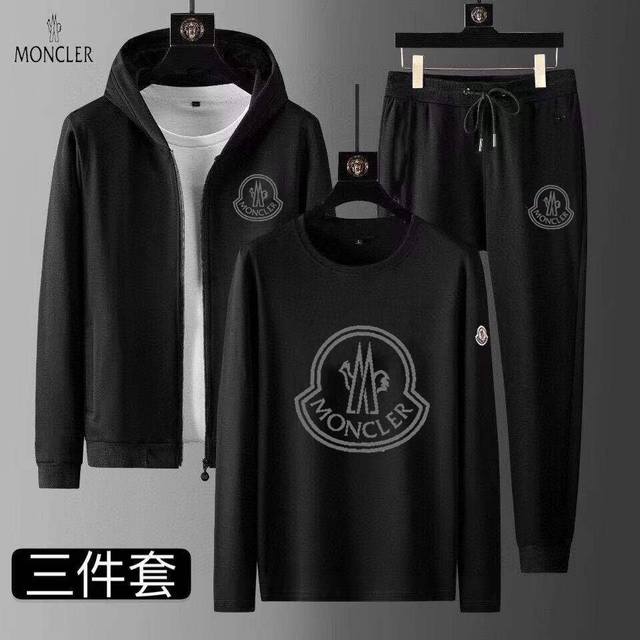 直 三件套 品牌: Moncler蒙口 原单韩国进口新面料卫衣纯棉秋冬季运动套装 码数：M~5Xl 可穿到220斤 颜色：黑色 介绍：高品质货卫衣纯棉 纯手工裁 - 点击图像关闭