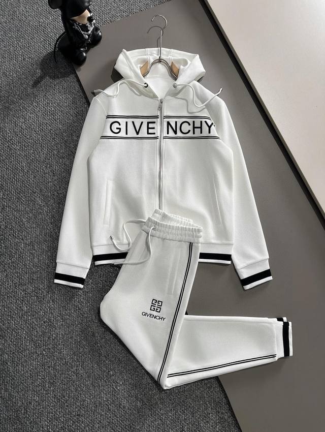 直 Givenchy 纪梵希 爆款套装来袭 专注官网原版 2024全新爆款开衫卫衣套装 原单狠货倾注顶级设计师的精心之作 就为一个贴合、完美的上身效果 全天然优