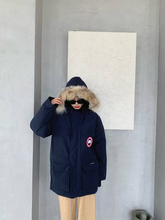 正品代购级 新款 Canada Goose 加拿大鹅 08款 为南极洲科学家而设计 因温暖风靡全球 面料采用8515Tc 85%聚酯纤维15%纯棉 填充625蓬