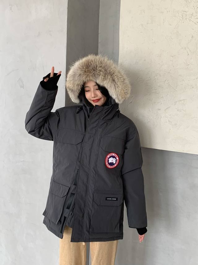 正品代购级 新款 Canada Goose 加拿大鹅 08款 为南极洲科学家而设计 因温暖风靡全球 面料采用8515Tc 85%聚酯纤维15%纯棉 填充625蓬