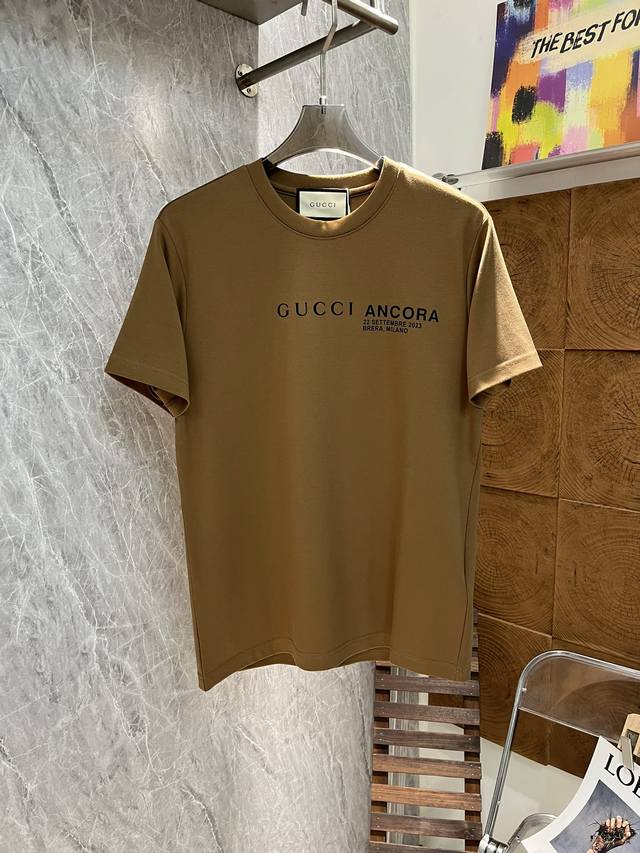 Gucci 2024Ss莫代尔t恤新品！胸前后背品牌字母基础款设计搭配.高温烫画工艺.时尚感运动感都已存在！品相与面料工艺都极为拔尖的一款短袖，优选300G莫代