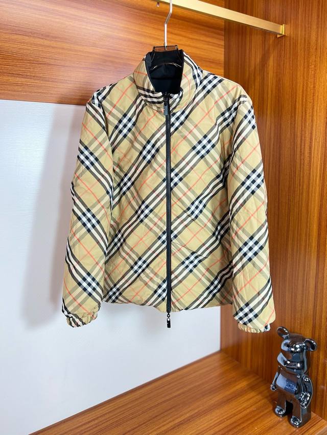 Burberry 巴宝莉 2024秋冬新品 三标齐全 充实饱满90生物绒 双面羽绒服加棉外套 好货不用过多介绍 看细节 专柜码数：M-Xxxl 最大穿200斤。