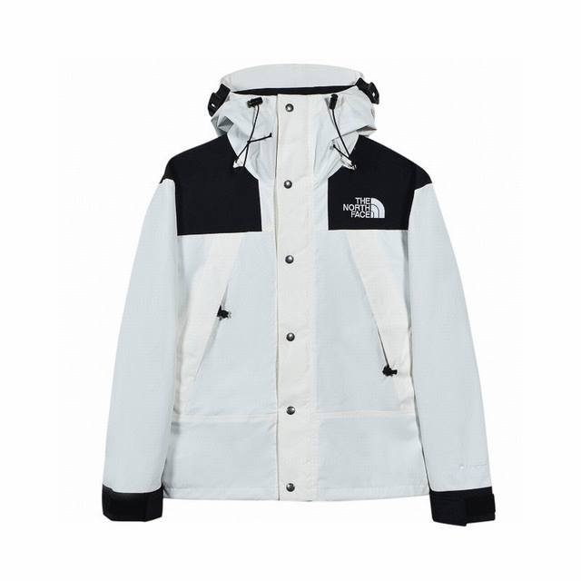 纯白 Thenorthface北面1990经典款户外防水冲锋衣登山夹克#代购级为了还原zp的一切质感今年团队历经数月最终出货。所有辅料还原zp，面料做工升级：1