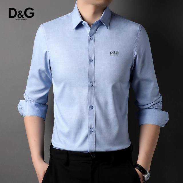 D&G 2024秋冬新款系列男士精品衬衫。官网同步专柜爆款 订制原版衬衣，采用高级3D工艺 面料顺滑柔软、地质细腻、无论外搭皮衣还是内搭毛衣 单穿都非常漂亮、弧