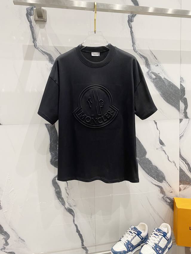 Moncler 蒙口 260克圆领短袖t恤 纯色立体凹凸压印字母logo标识 官方同步 高版本 高品质 时尚个性 百搭潮流 纯原品质 原版面料 吊牌 领标 水洗