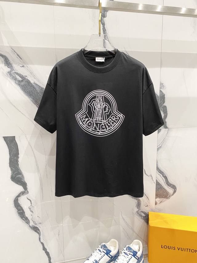 Moncler 蒙口 260克圆领短袖t恤 手袖小标logo重叠字母印花标识 官方同步 高版本 高品质 时尚个性 百搭潮流 纯原品质 原版面料 吊牌 领标 水洗