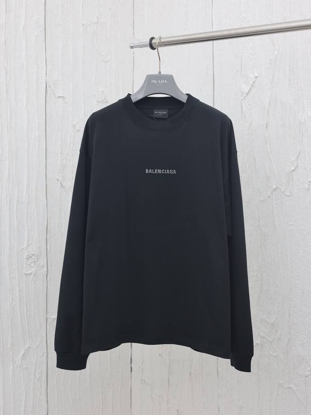 Balenciag* Blch巴黎 字母烫钻长袖tee 进口纯棉面料，舒适透气 领口二本针加固，机洗不易变形 胸前后背进口高温烫钻logo，爆闪满分 不论是单穿