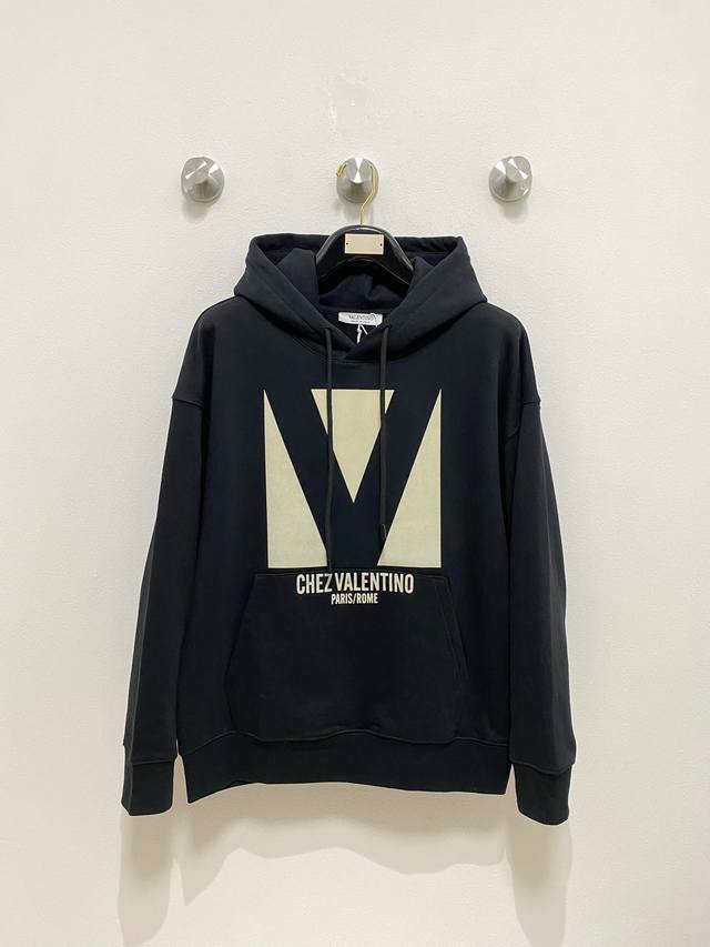 Valentino 华伦天奴 2024Fw秋冬新品 连帽卫衣 采用原版面料，特有手工缝标特色设计语言.三标保持一致！ 采用进口田岛机重工刺绣 精细绣花无毛边杂线