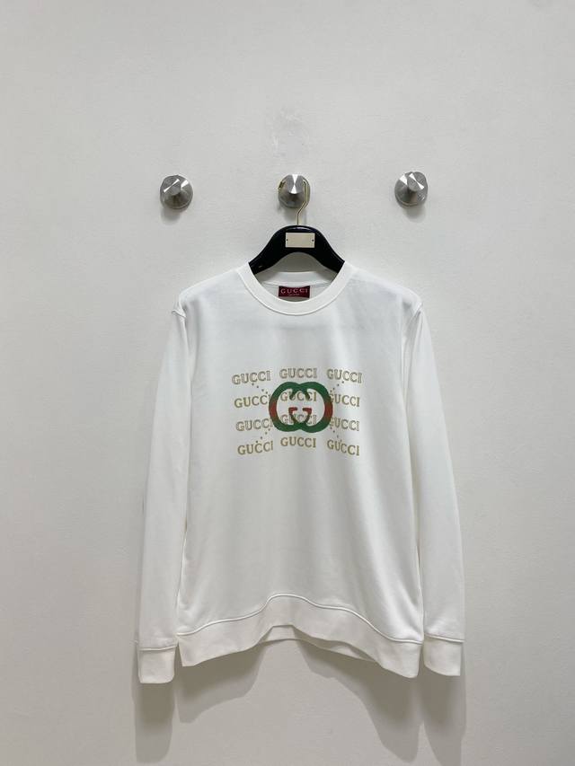 Gucci 古驰 2024Fw秋冬新品 基础款休闲套头卫衣，高端气质型必入的极品款式，一款极具腔调感与魅力的单品！定制高密度纯棉面料打造。整体衣服非常有份量，但