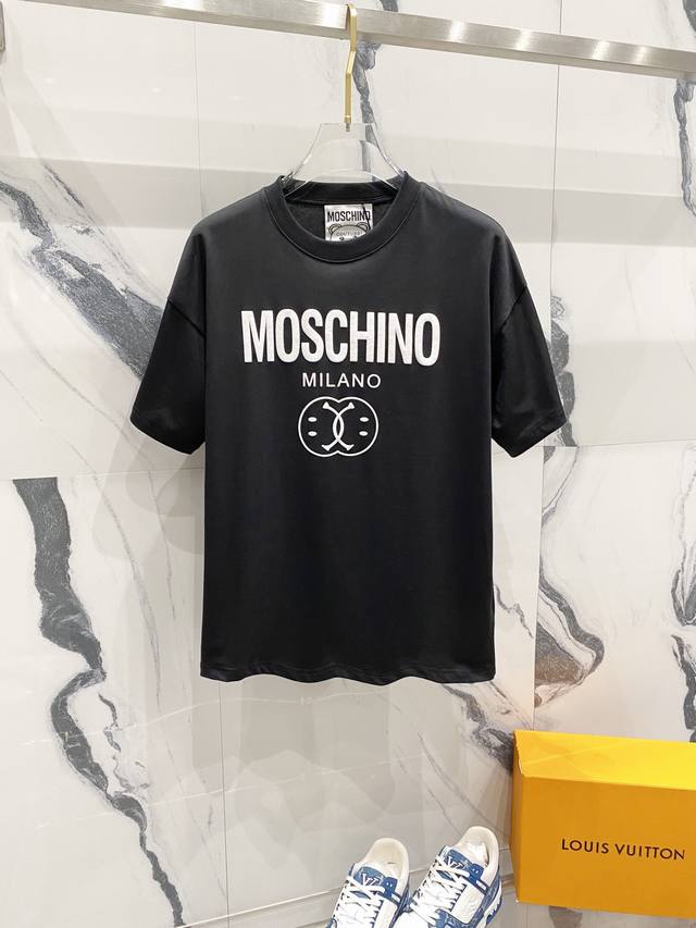 Moschino 莫斯奇诺 260克圆领短袖t恤 经典品牌字母发泡印花logo标识 官方同步 高版本 高品质 时尚个性 百搭潮流 纯原品质 原版面料 吊牌 领标