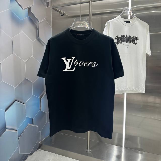 Lv 2024秋冬新款320克短袖t恤 厚板硅胶 男女同款宽松版 S M L Xl Xxl 五个码 黑色 白色 栗红