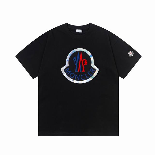 Moncler 蒙口 字母双色植绒反光压花 Logo标识精致升级，灵感源自八十年代复古 原版面料 官方同款 短袖t恤 定制260克同缸染面料 手感非常舒服 春夏