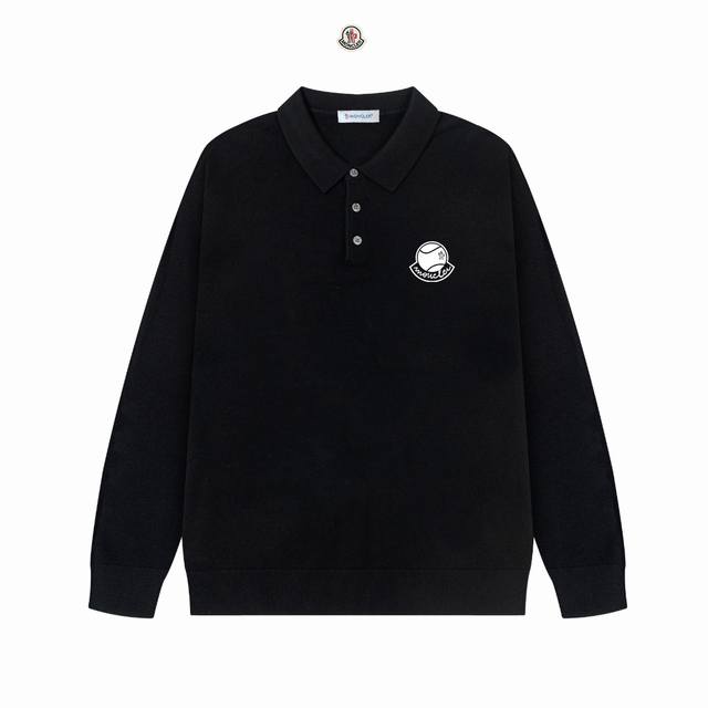 Moncler 蒙口2024最新款休闲polo翻领羊毛款毛衣。 质地细腻 柔软舒适 亲肤又保暖 不易变形，简约的高级感风格，胸口处的logo非常工艺精致完美！上