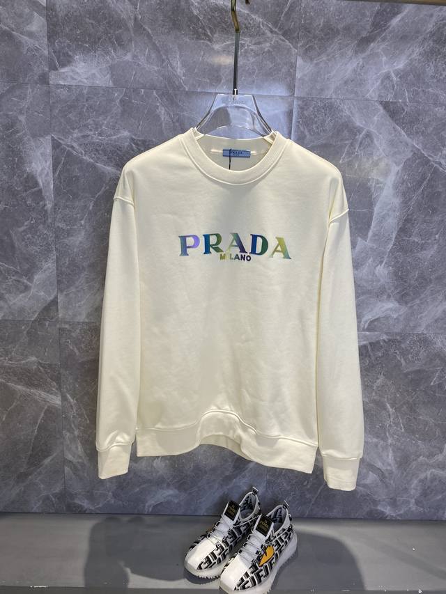 Prada普拉达 秋冬新款高克重380克重磅卫衣出货啦！！ 定制高克重纯棉卫衣面料 搭配当下流行重工工艺 做工走线精细 面料上身舒适 男女同款，版型微阔 尺码m - 点击图像关闭