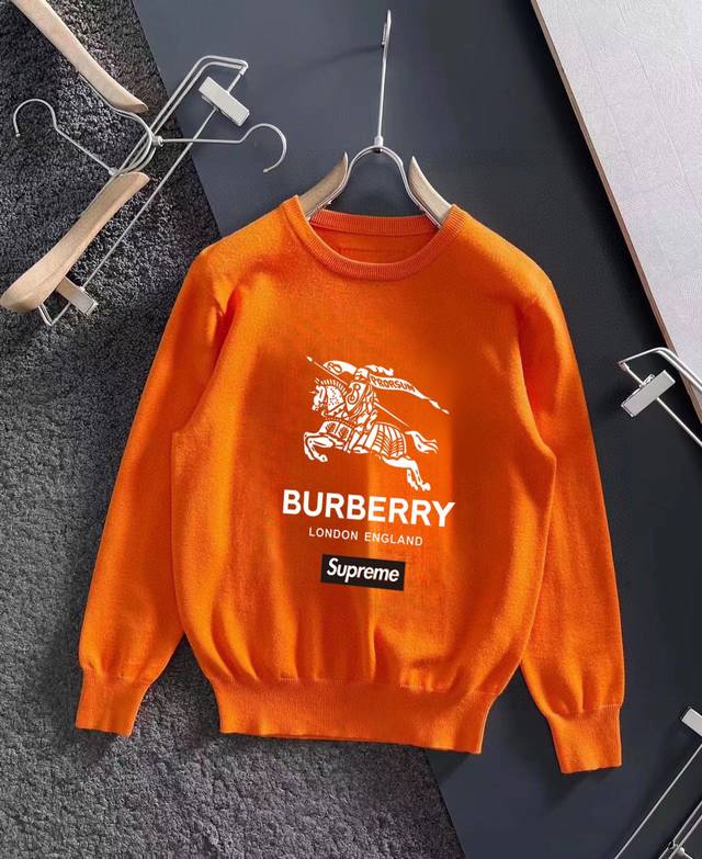 直 Burberry 巴宝莉 秋冬经典圆领套头羊毛衫，全品相！！！羊毛混纺面料，2024最新款 黄金比例！！修身款软黄金 百搭实用型的单品，搭配及实用性强大到天 - 点击图像关闭