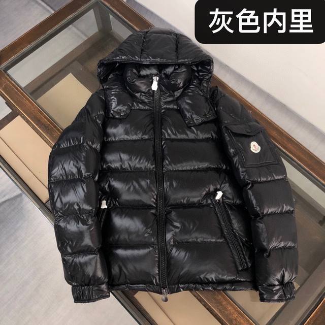 现货代发 Moncler蒙口 、最新款羽绒服，专柜同步有售，定制全进口科技面料，精选进口优质90％白鸭绒填充！原版一比一复刻，细节图完美呈现，所有辅料齐全！绝对