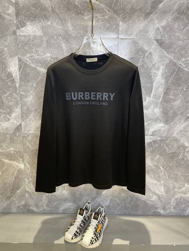 Burberry巴宝莉 2024秋冬男士长袖t恤最新系列，简约logo元素长袖t恤。定制高级面料手感柔软舒适带有弹力，简约大气，上身效果超赞，大货已出，码数：M