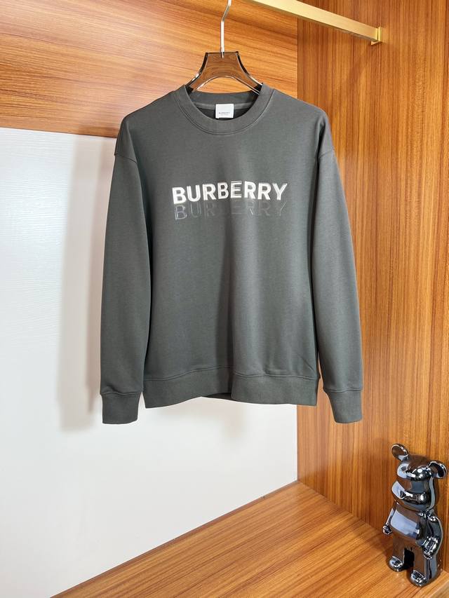 支持年后退换 Burberry 巴宝莉 2025秋冬新品 三标齐全 胸前立体发泡工艺 380G情侣款圆领纯棉卫衣 好货不用过多介绍 看细节 专柜码数 M-Xxx