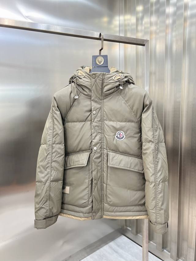 支持年后 Moncler 蒙口 2025秋冬新品 三标齐全 羽绒服 充实饱满90白鸭绒 好货不用过多介绍 看细节 专柜码数：M-Xxxl 175 140上身l