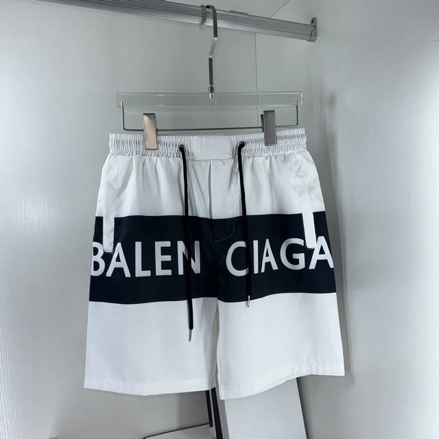 BALENCIAGA巴黎世家 最新款男士潮牌沙滩裤，料子细腻光滑 ，快时尚高清面料印花，手感极佳男士夏天必备，码数M一XXXL。