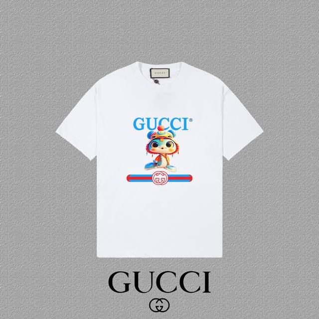 Gucci 古奇] 2025FW短袖T恤 LOGO印花 高端26s双纱300克面料 重磅面料 定制拉架罗纹同缸同染 三标齐全 男女同款 颜色：黑色 白色 杏色