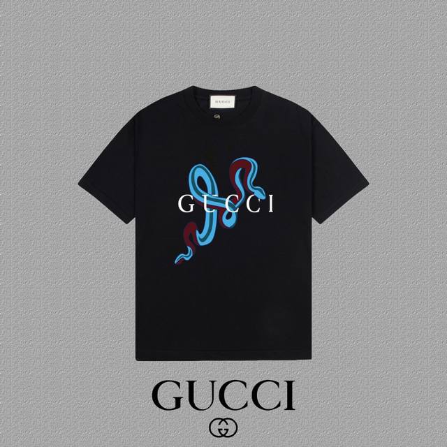 Gucci 古奇] 2025FW短袖T恤 LOGO印花 高端26s双纱300克面料 重磅面料 定制拉架罗纹同缸同染 三标齐全 男女同款 颜色：黑色 白色 杏色