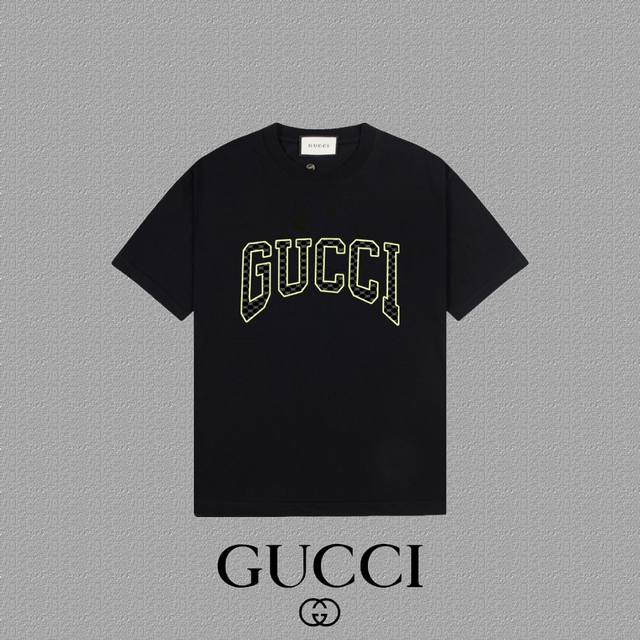 Gucci 古奇] 2025FW短袖T恤 LOGO印花 高端26s双纱300克面料 重磅面料 定制拉架罗纹同缸同染 三标齐全 男女同款 颜色：黑色 白色 杏色