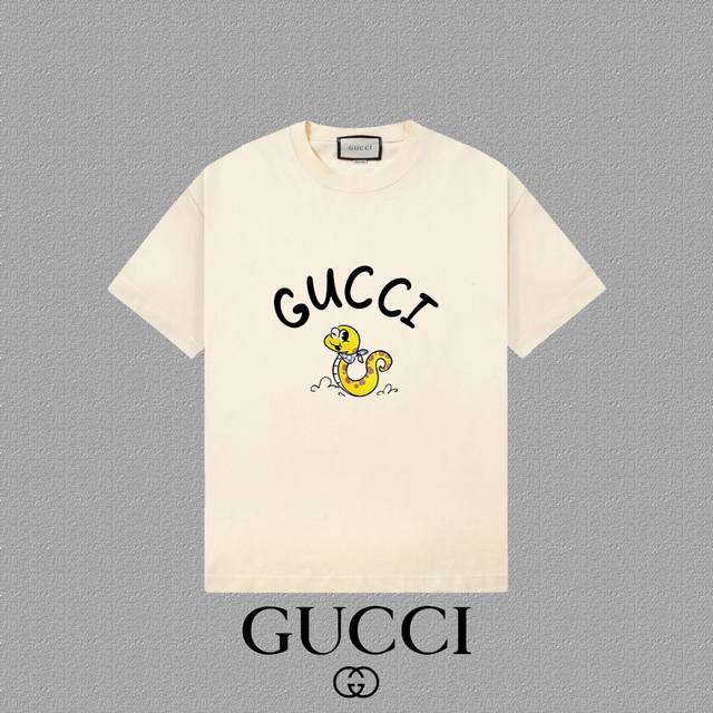 Gucci 古奇] 2025FW短袖T恤 LOGO印花 高端26s双纱300克面料 重磅面料 定制拉架罗纹同缸同染 三标齐全 男女同款 颜色：黑色 白色 杏色