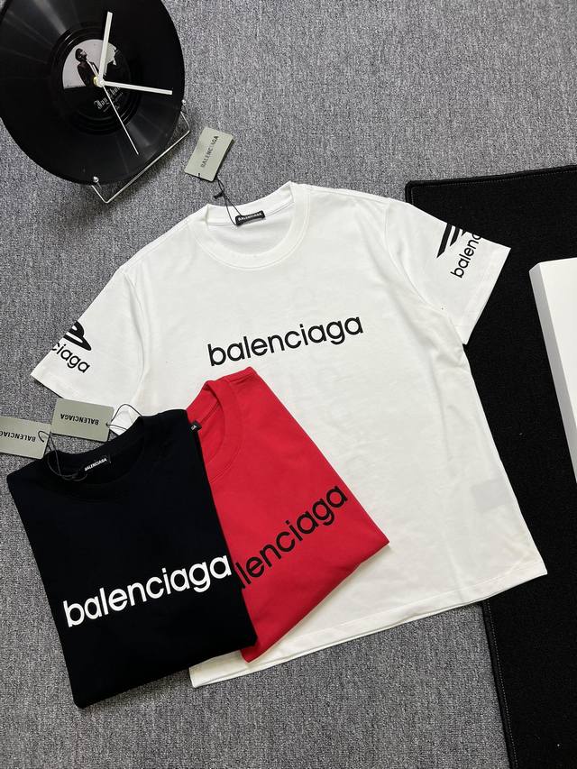 BALENCIAGA 25s夏款 颜色 黑色 白色 红 尺码 s m l xl 前后字母logo印花 300g精梳紧密棉 高品质 男女同款